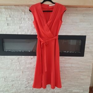 Vilonna V Neck Red dress with tie waist